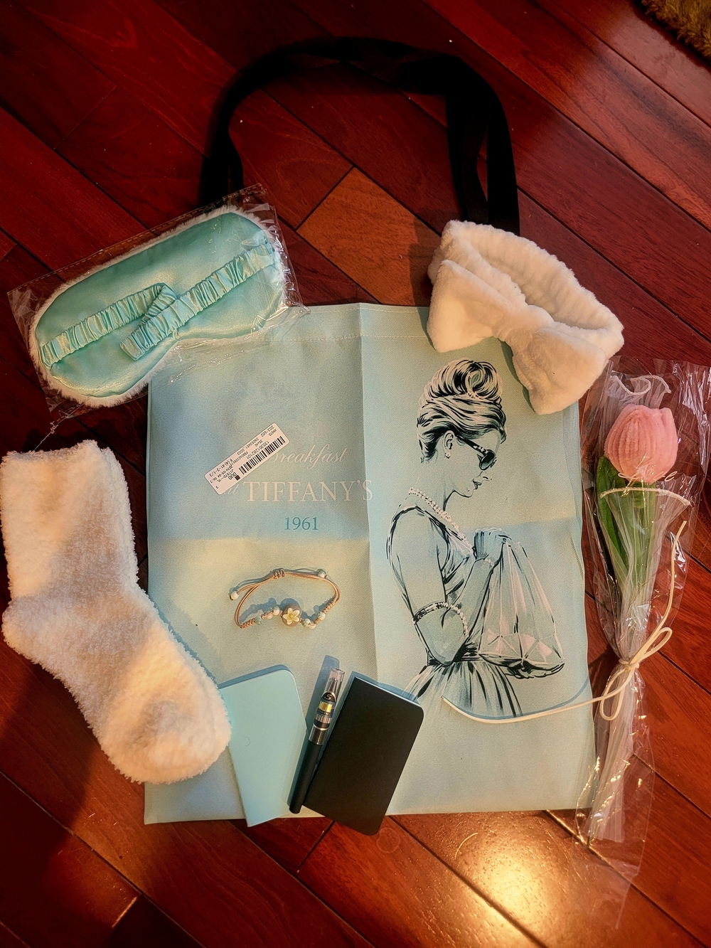 ONE OF A KIND Tiffany Blue Breakfast at Tiffany's Tote with Accessories Gift SET